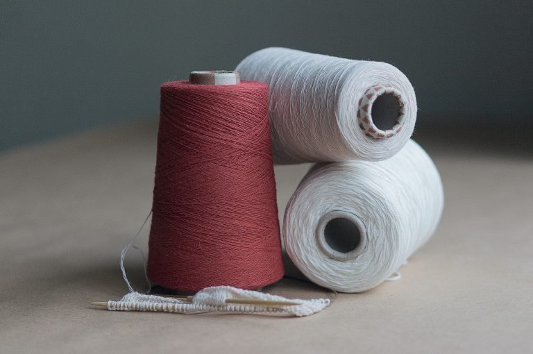 bamboo yarn white red
