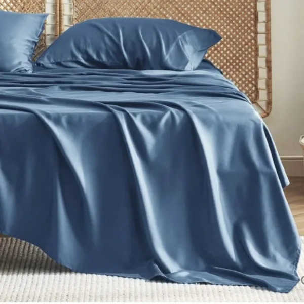 bed withn ocean bedding